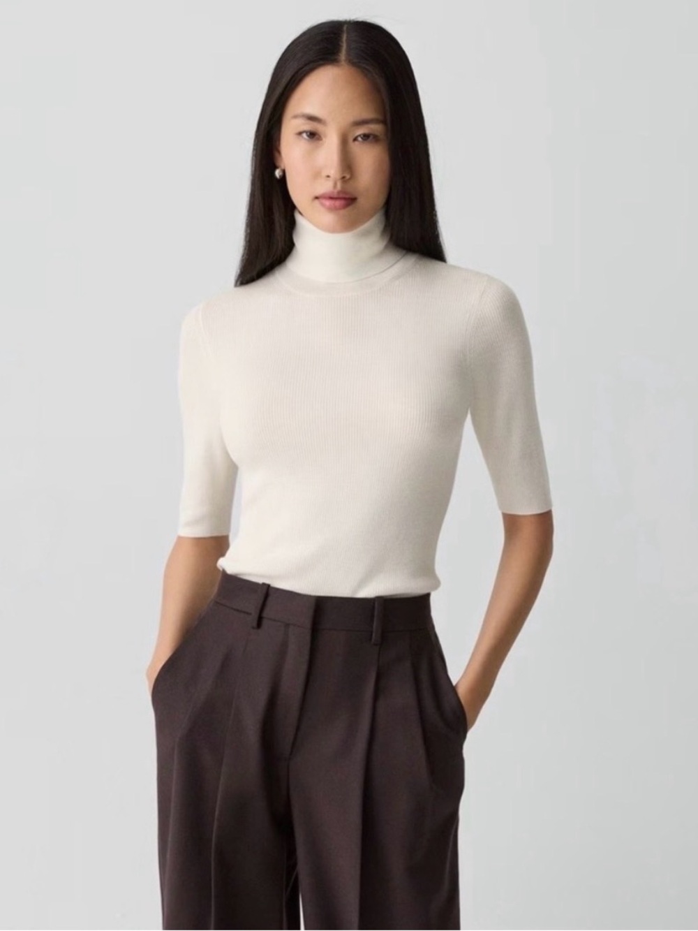 Theory Leenda Short-sleeve Turtleneck - Picture 3 of 11